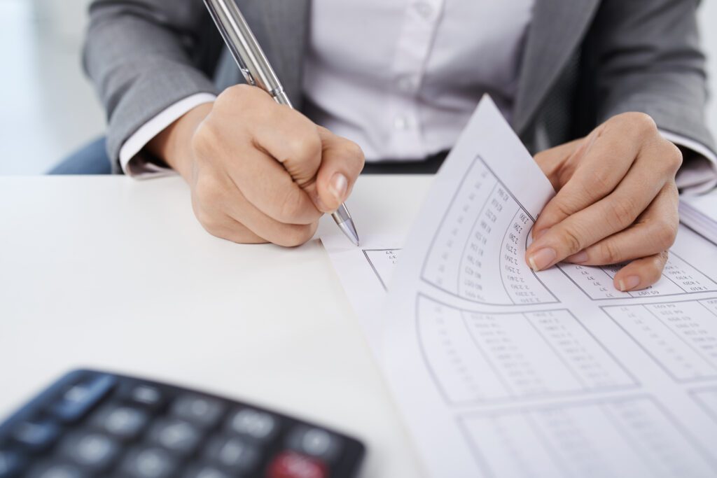 How Professional Bookkeeping Service In Dallas Can Help You Save Money And Grow Your Business